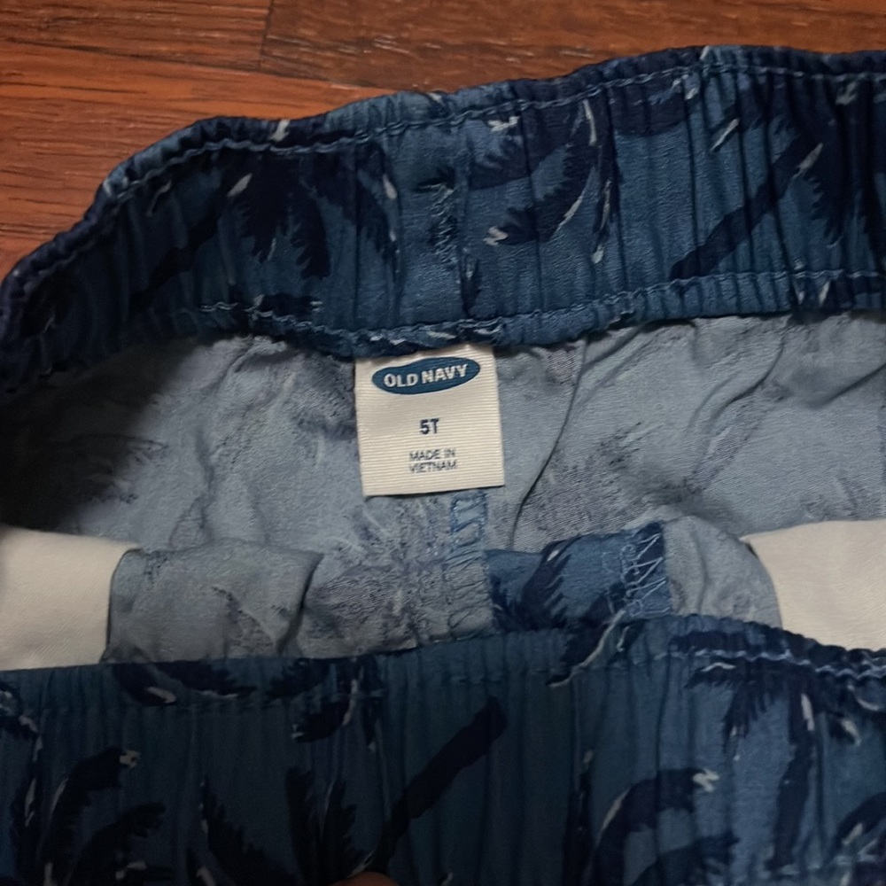Shorts - Picture 3 of 3